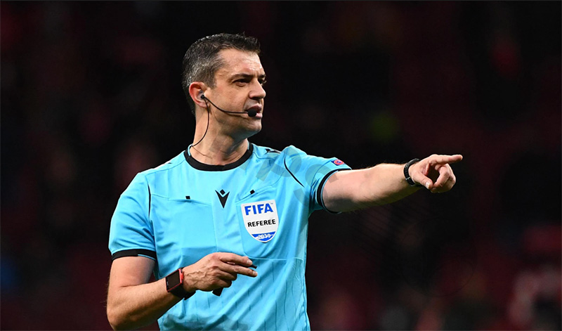 The best football referee in the world​: Viktor Kassai -Slovakia